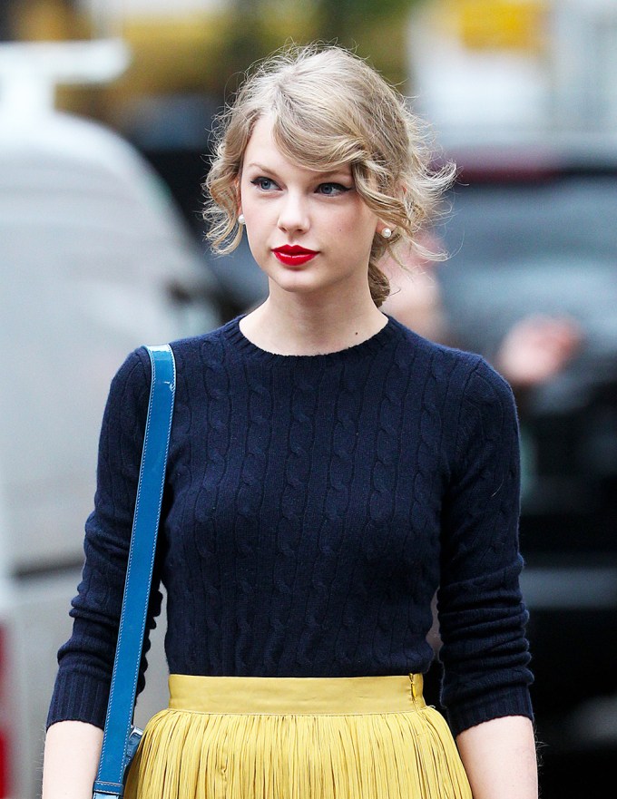 Taylor Swift Out In New York City In 2011