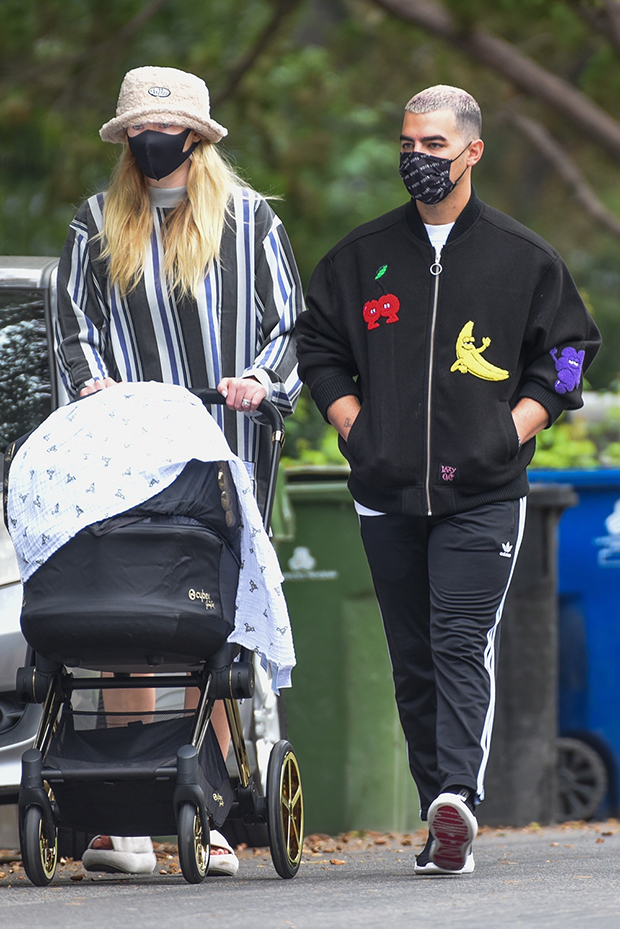 Sophie Turner Wears Shorts For Walk With Joe Jonas & Baby Willa – Hollywood  Life
