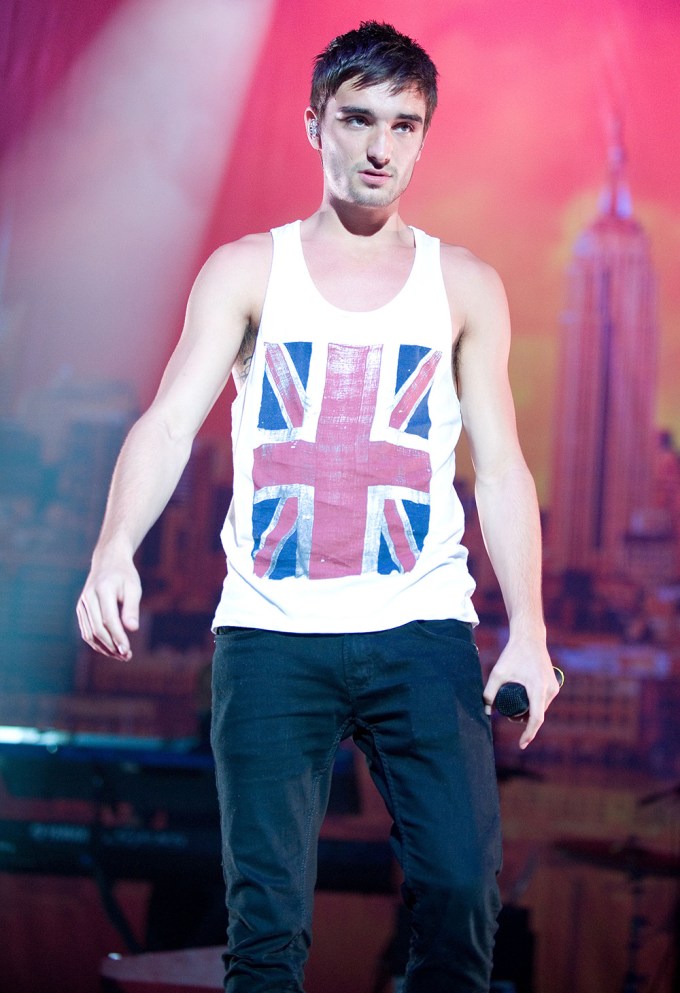 Tom Parker Performing With The Wanted