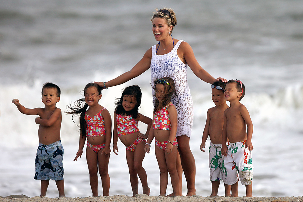 Kate Gosselin children beach 2009