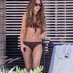 *EXCLUSIVE* Kate Beckinsale Brings Her Beautiful Bod to Mexico