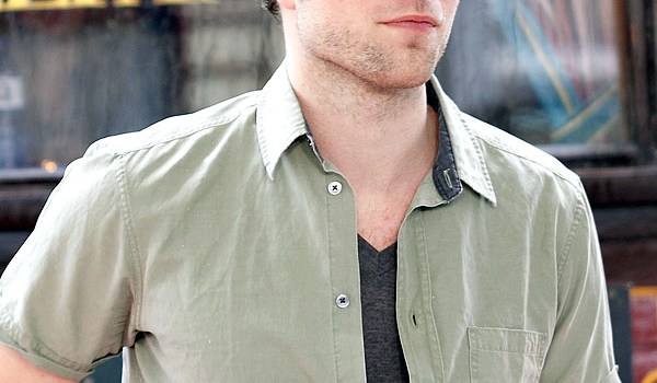 Robert Pattinson Pics
