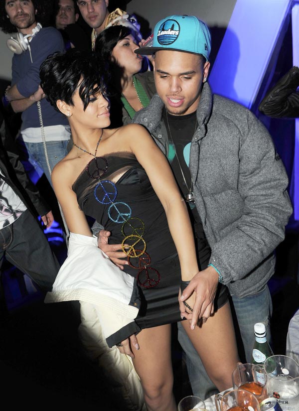 Chris Brown Girlfriend Fight Rihanna S Diss From Karrueche Draya Hollywood Life