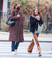 Actress Katie Holmes and daughter Suri enjoying a sunday afternoon together, all smiles and laughs in Soho, New York City, NY, USA on March 20, 2022. Katie is showing off her nose and ear piercing. Photo by Dylan Travis/ABACAPRESS.COMPictured: Katie Holmes,Suri Cruise
Ref: SPL5297803 200322 NON-EXCLUSIVE
Picture by: AbacaPress / SplashNews.comSplash News and Pictures
USA: +1 310-525-5808
London: +44 (0)20 8126 1009
Berlin: +49 175 3764 166
photodesk@splashnews.comUnited Arab Emirates Rights, Australia Rights, Bahrain Rights, Canada Rights, Greece Rights, India Rights, Israel Rights, South Korea Rights, New Zealand Rights, Qatar Rights, Saudi Arabia Rights, Singapore Rights, Thailand Rights, Taiwan Rights, United Kingdom Rights, United States of America Rights