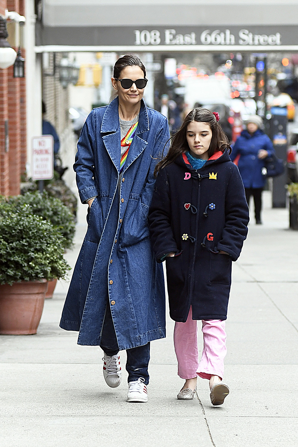 Katie Holmes Is Seen For The First Time Walking With Her Daughter Amid Split Rumours With Jamie Foxx After Foxx Was Spotted With A Mystery Woman