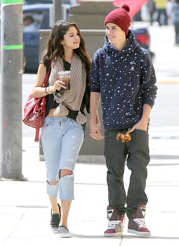 Justin Bieber & Selena Gomez Voted Best Couple At ‘We Love Pop’ Awards