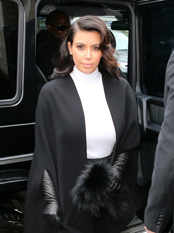 Khloe Kardashian Pregnancy Rumors — Kim Kardashian DENIES Her Sis Is ...