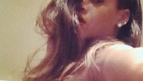 Rihanna Topless Pic