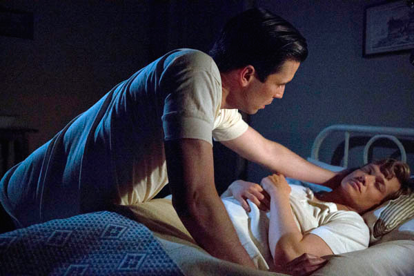 Downton Abbey Thomas Kisses Jimmy