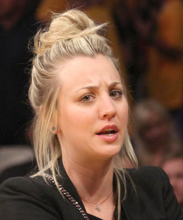 Kaley Cuoco Without Makeup — Star Goes Casual At Basketball Game