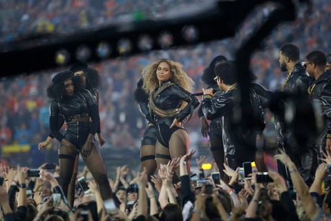 [PICS] Beyonce Super Bowl Halftime Show — Best Performance Ever ...