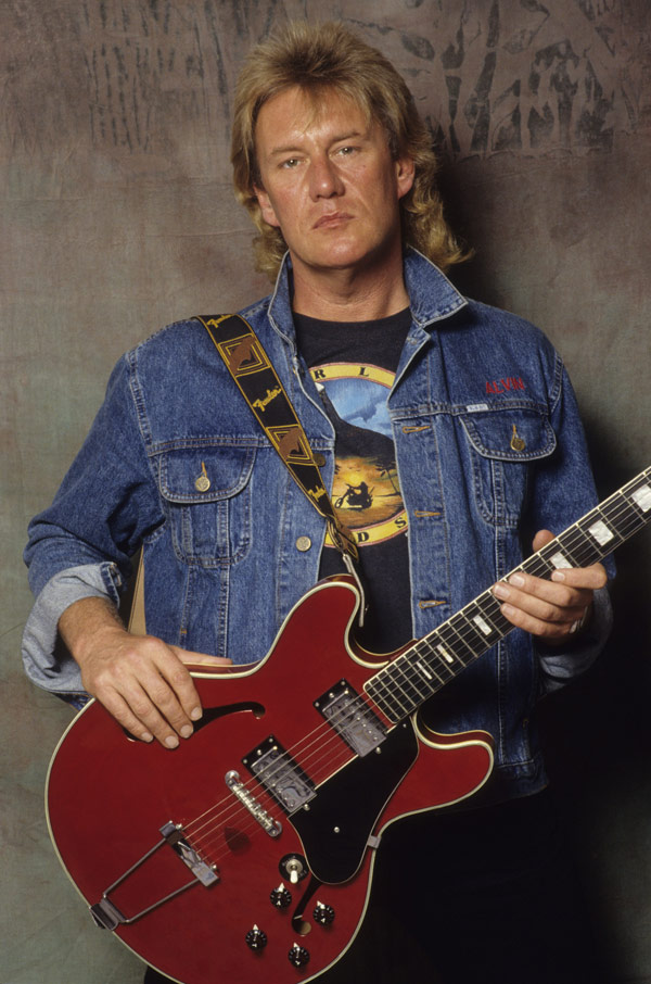 Alvin Lee Dead: Ten Years After Guitarist Dies At 68 – Hollywood Life