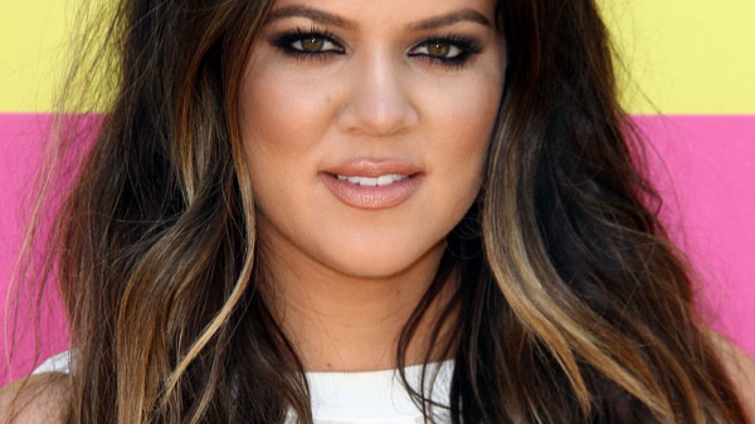 Khloe Kardashian’s Lips — Get Her Pretty Pout Secret With Kardashian ...