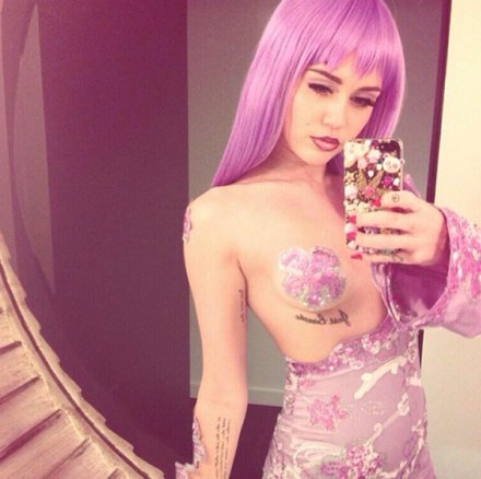 Miley Cyrus Lil' Kim Halloween Costume