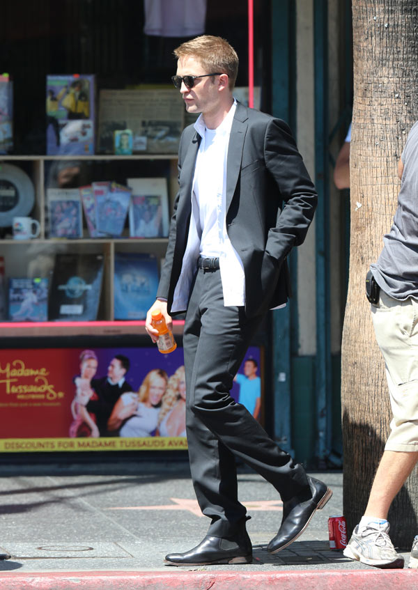Robert Pattinson New Girlfriend — Actor Introduces