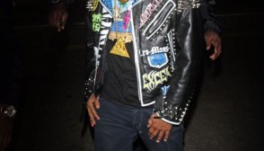 Chris Brown Pinky