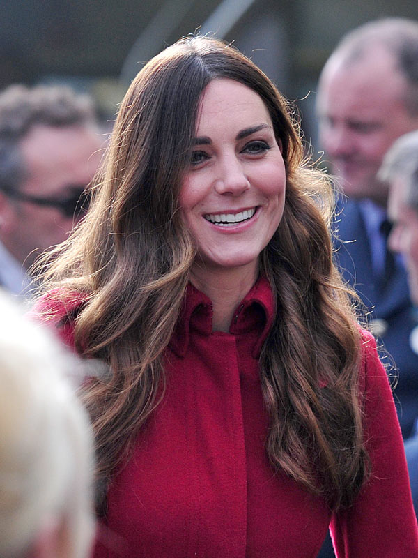 Kate Middleton At Remembrance Day — Debuts New Center Part In Her Hair ...