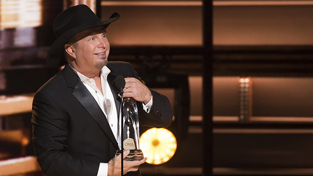 Garth Brooks – Hollywood Life