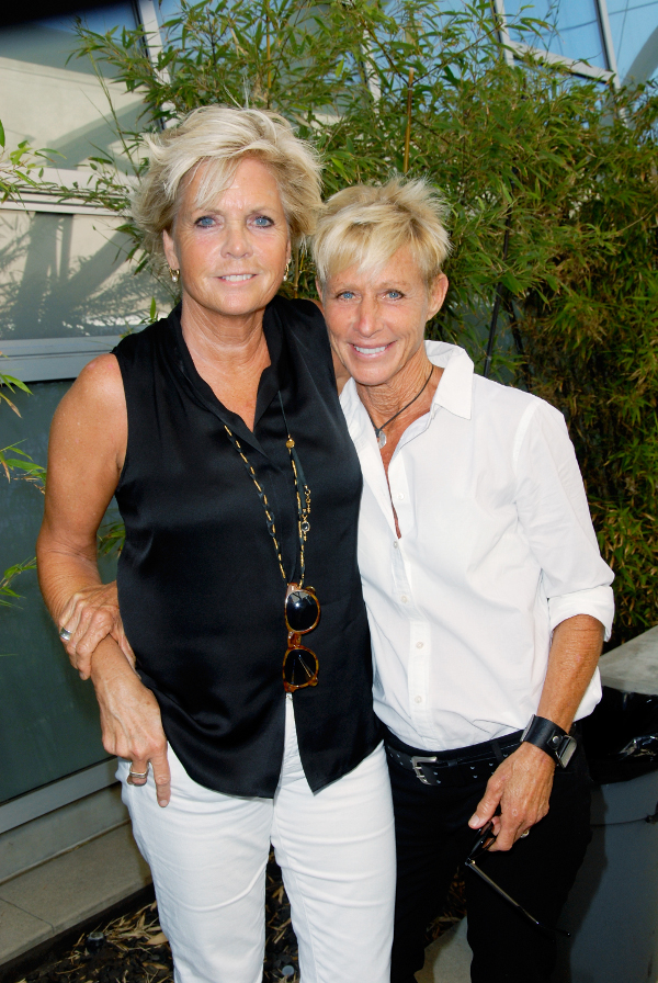 Meredith Baxter Marries Nancy Locke — Partners Wed In Romantic Ceremony(00)