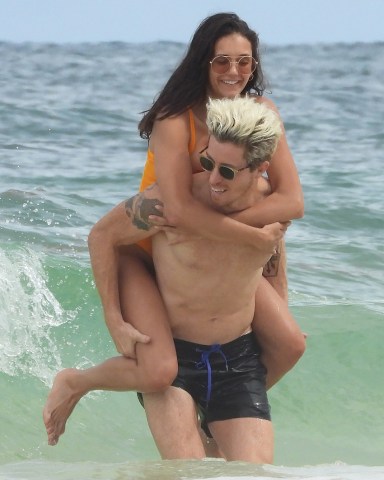 EXCLUSIVE: Actress and Model Nina Dobrev and sports personality Shaun White enjoying the day at Tulum Beach. 21 Aug 2020 Pictured: Nina Dobrev, Shaun White. Photo credit: BROADIMAGE/MEGA TheMegaAgency.com +1 888 505 6342 (Mega Agency TagID: MEGA695816_027.jpg) [Photo via Mega Agency]