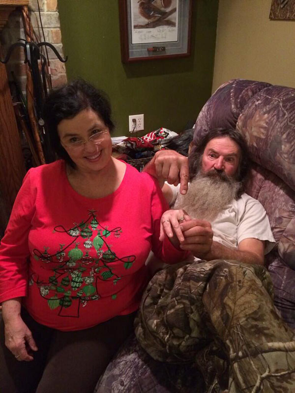 Phil Robertson Gives Miss Kay Ring — 'Duck Dynasty' Star Puts A Ring On It - Hollywood Life