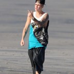 Justin-Bieber-rides-ATV-Panama-10-spl