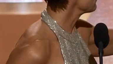 Robin Wright Wardrobe Malfunction