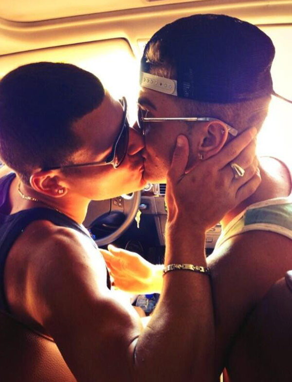 A recently surfaced pic of what appears to be Justin kissing another guy ha...