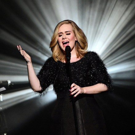 Adele NRJ Music Awards, Espectáculo, Cannes, Francia - 7 de noviembre de 2015