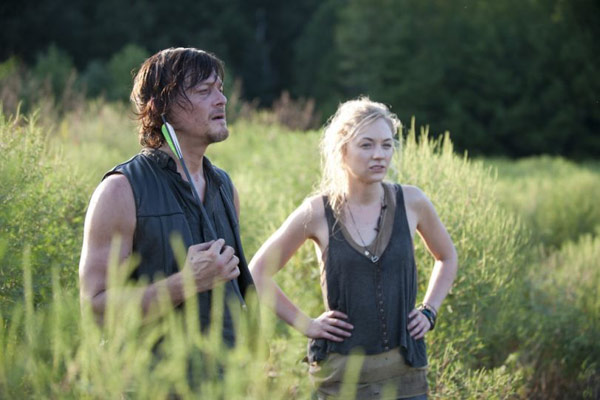 The Walking Dead S Daryl Beth Why They Should Hook Up Hollywood Life