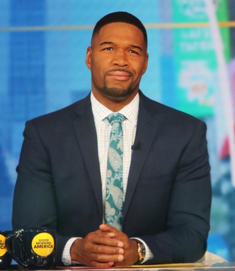 Michael Strahan Photos Of The ‘good Morning America Co Host Hollywood Life 