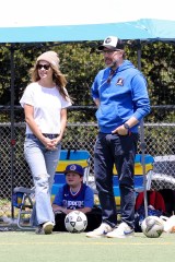 Los Angeles, CA  - Ex couple and proud parents Jason Sudeikis and Olivia Wilde put their differences aside to watch their son Otis play soccer in Los Angeles. The once feuding stars even shared a hug while arriving at the match!

Pictured: Jason Sudeikis, Olivia Wilde

BACKGRID USA 6 MAY 2023 

USA: +1 310 798 9111 / usasales@backgrid.com

UK: +44 208 344 2007 / uksales@backgrid.com

*UK Clients - Pictures Containing Children
Please Pixelate Face Prior To Publication*
