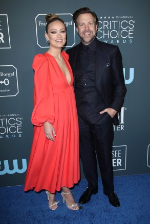 Olivia Wilde et Jason Sudeikis 25e prix annuels de choix des critiques, arrivées, Barker Hanger, Los Angeles, États-Unis - 12 janvier 2020