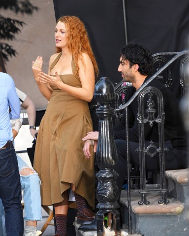 Blake Lively is seen filming with Justin Baldoni  It Ends With Us in New York City

Pictured: Blake Lively,Justin Baldoni
Ref: SPL6752141 150523 NON-EXCLUSIVE
Picture by: Elder Ordonez / SplashNews.com

Shutterstock
USA: 1 646 419 4452
UK: 020 8068 3593
eamteam@shutterstock.com

World Rights, No Poland Rights, No Portugal Rights, No Russia Rights