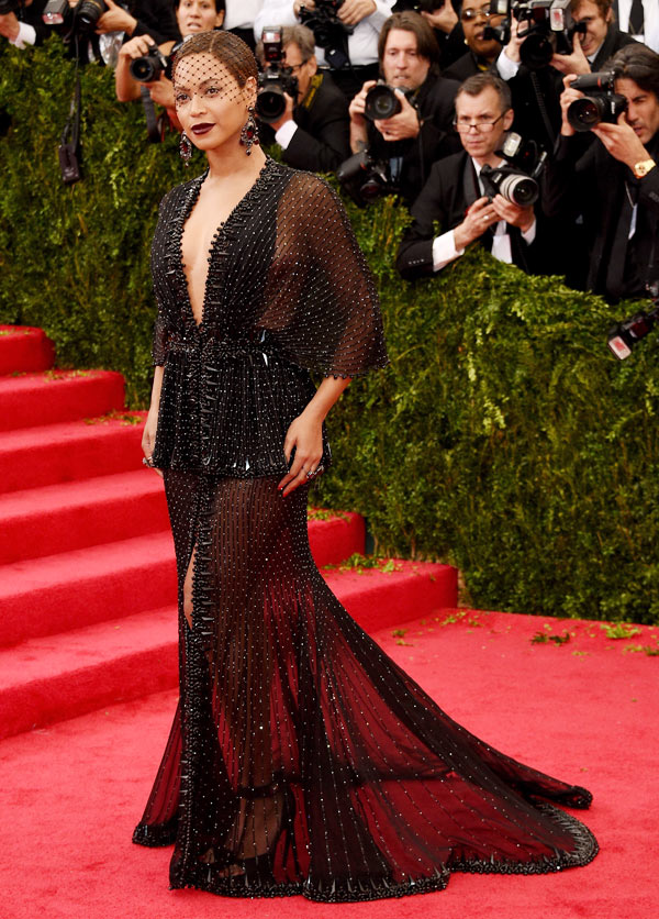 PHOTOS] Beyonce's Met Gala Dress — Stuns In Sheer Givenchy – Hollywood Life