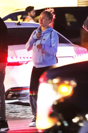 Malibu, CA  - *EXCLUSIVE*  - Actress Hayden Panettiere keeps it cool and comfy wearing sweats after a fancy meal at NOBU Malibu with friends.  She was enjoying a low key night out after her recent bar fight.Pictured: Hayden PanettiereBACKGRID USA 14 APRIL 2022 BYLINE MUST READ: BACKGRIDUSA: +1 310 798 9111 / usasales@backgrid.comUK: +44 208 344 2007 / uksales@backgrid.com*UK Clients - Pictures Containing ChildrenPlease Pixelate Face Prior To Publication*