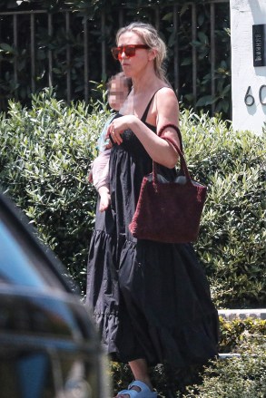 Beverly Hills, CA  - *EXCLUSIVE*  - Doting mom Cameron Diaz has her hands full while exiting a private home after taking her cute baby girl to swim class.Pictured: Cameron DiazBACKGRID USA 3 AUGUST 2021 USA: +1 310 798 9111 / usasales@backgrid.comUK: +44 208 344 2007 / uksales@backgrid.com*UK Clients - Pictures Containing ChildrenPlease Pixelate Face Prior To Publication*
