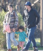 *EXCLUSIVA* Ian Somerhalder y Nikki Reed pasan un rato con su girl