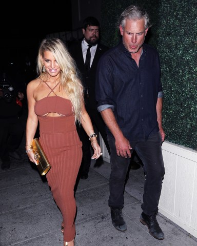 West Hollywood, CA - *EXCLUSIVE* - Jessica Simpson looks stunning as she and Eric Johnson are seen leaving Delilah restaurant after celebrating Jessica Alba's 41st birthday party in West Hollywood.Pictured: Jessica Simpson And Eric JohnsonBACKGRID USA 29 APRIL 2022 BYLINE MUST READ: TPG / BACKGRIDUSA: +1 310 798 9111 / usasales@backgrid.comUK: +44 208 344 2007 / uksales@backgrid.com*UK Clients - Pictures Containing ChildrenPlease Pixelate Face Prior To Publication*