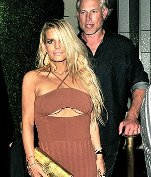 Jessica Simpson Shows Off Plenty Of Underboob As She And Hubby Eric Johnson Leave Jessica Albas Birthday Party In LA.The fashion mogul turned heads in a racy cutout dress as she left the glitzy party at celebrity hotspot Delilah on April 28 2022.Pictured: Jessica Simpson,Eric JohnsonRef: SPL5306515 290422 NON-EXCLUSIVEPicture by: Mr Photoman / SplashNews.comSplash News and PicturesUSA: +1 310-525-5808London: +44 (0)20 8126 1009Berlin: +49 175 3764 166photodesk@splashnews.comWorld Rights