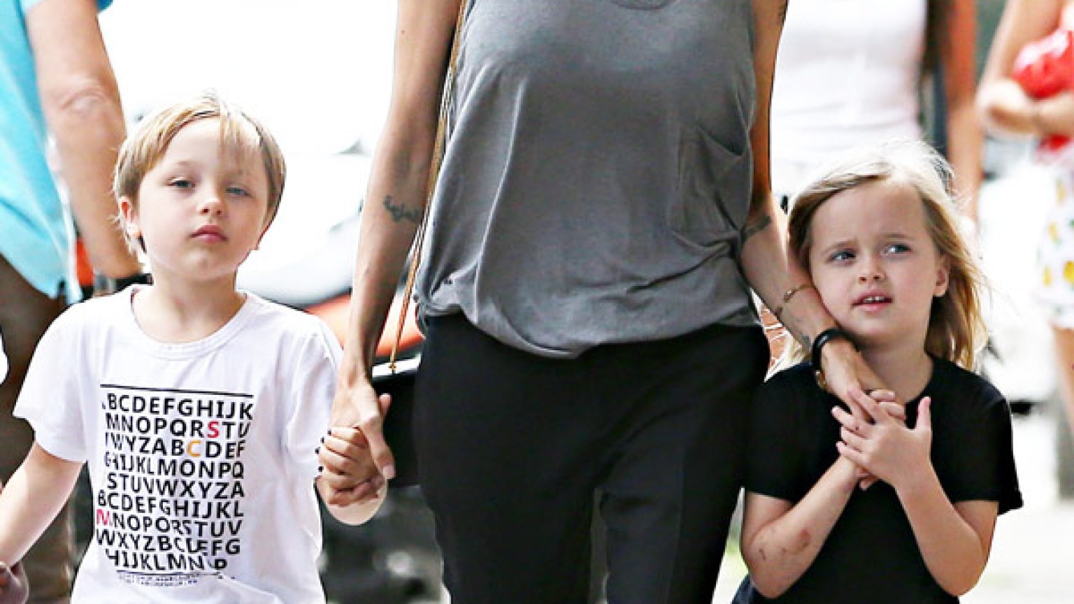 [pics] Vivienne And Knox Jolie Pitt Birthday Branglina Twins Turn 6