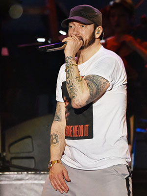 Eminem Pictures — Photos Of The Rapper At Lollapalooza & More ...