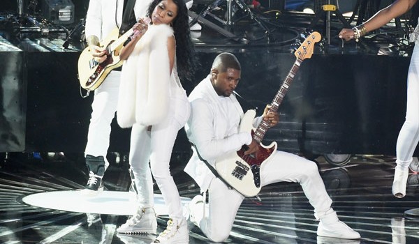 Usher Nicki Minaj VMA Performance