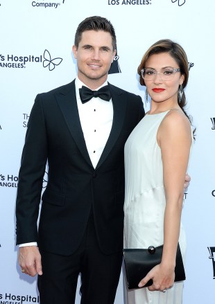 Italia Ricci and Robbie Amell
Children's Hospital Los Angeles 'From Paris with Love' gala, USA - 20 Oct 2018
Children's Hospital Los Angeles From Paris with Love gala