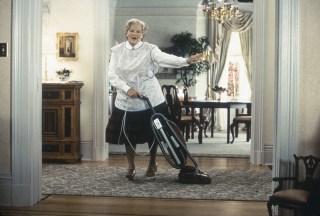 Editorial use only. No book cover usage.
Mandatory Credit: Photo by 20th Century Fox/Blue Wolf/Kobal/Shutterstock (5882306r)
Robin Williams
Mrs Doubtfire - 1993
Director: Chris Columbus
20th Century Fox/Blue Wolf
USA
Scene Still
Comedy
Madame Doubtfire