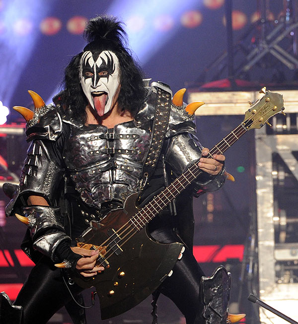 Ace frehley accuses gene simmons of groping his wife in scathing facebook post