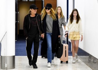 Sydney, AUSTRALIA  - *EXCLUSIVE*  - Nicole Kidman, along with two of her children, Sunday Rose and Faith Margaret, jet into her hometown from Los Angeles early Sunday ahead of Christmas. The Hollywood superstar was spotted arriving at Sydney International Airport the morning after husband Keith Urban played the final show of his “SPEED OF NOW WORLD TOUR 2022” in Melbourne. Keith was there to meet the family.

Pictured: Nicole Kidman, Keith Urban

BACKGRID USA 18 DECEMBER 2022 

BYLINE MUST READ: Chris Dyson / BACKGRID

USA: +1 310 798 9111 / usasales@backgrid.com

UK: +44 208 344 2007 / uksales@backgrid.com

*UK Clients - Pictures Containing Children
Please Pixelate Face Prior To Publication*