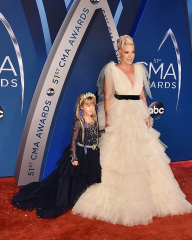 Willow Sage Hart, Pink
51st Annual CMA Awards, Arrivals, Nashville, USA - 08 Nov 2017