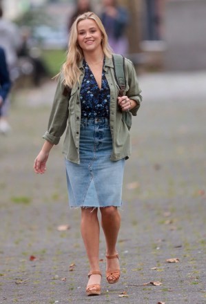 Reese Witherspoon 'Your Place or Mine' di lokasi syuting, New York, AS - 04 Okt 2021