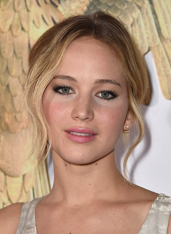 jennifer-lawrence-hunger-games-mockingjay-premiere-gty-2